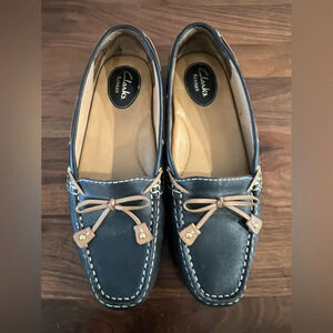 Clarks Artisan Dunbar Groove Navy
Leather Shoes size 7.5